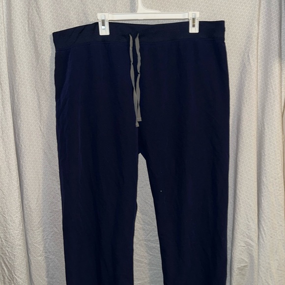 Navy figs scrub pant - Picture 1 of 3